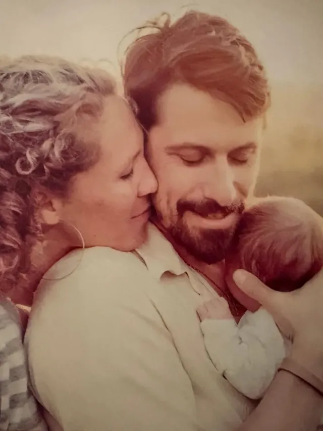 Chandra Zas with her family