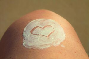 sunblock, skincare, healthy skin-1461397.jpg